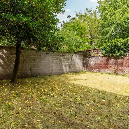 Avec Jardin, Proche Tram